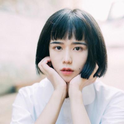 女子切5斤五花肉后进屋，邻居家狗进门连吃带拿清光，女子看空盘自我怀疑